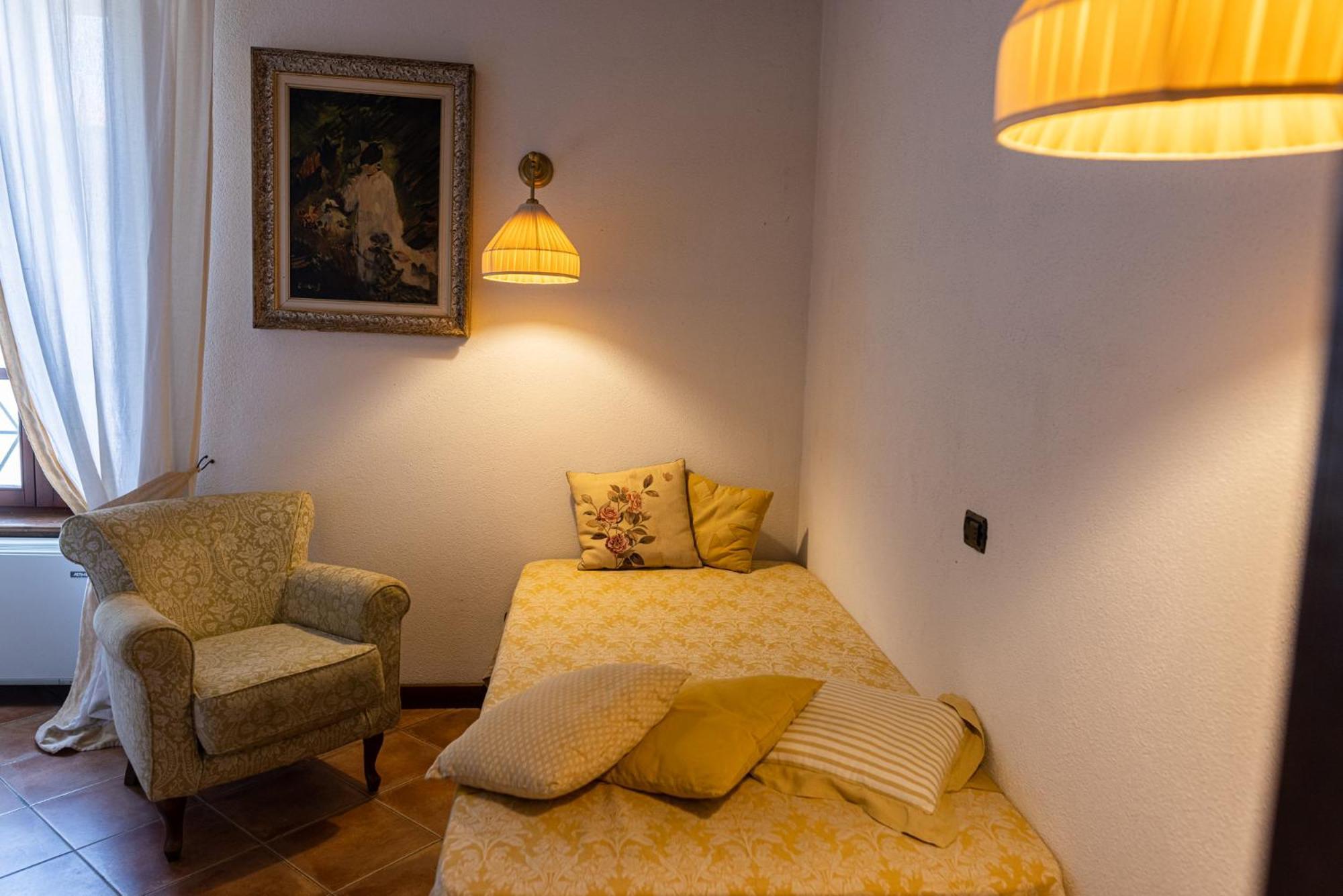 Al Castello Resort Sillavengo Екстериор снимка