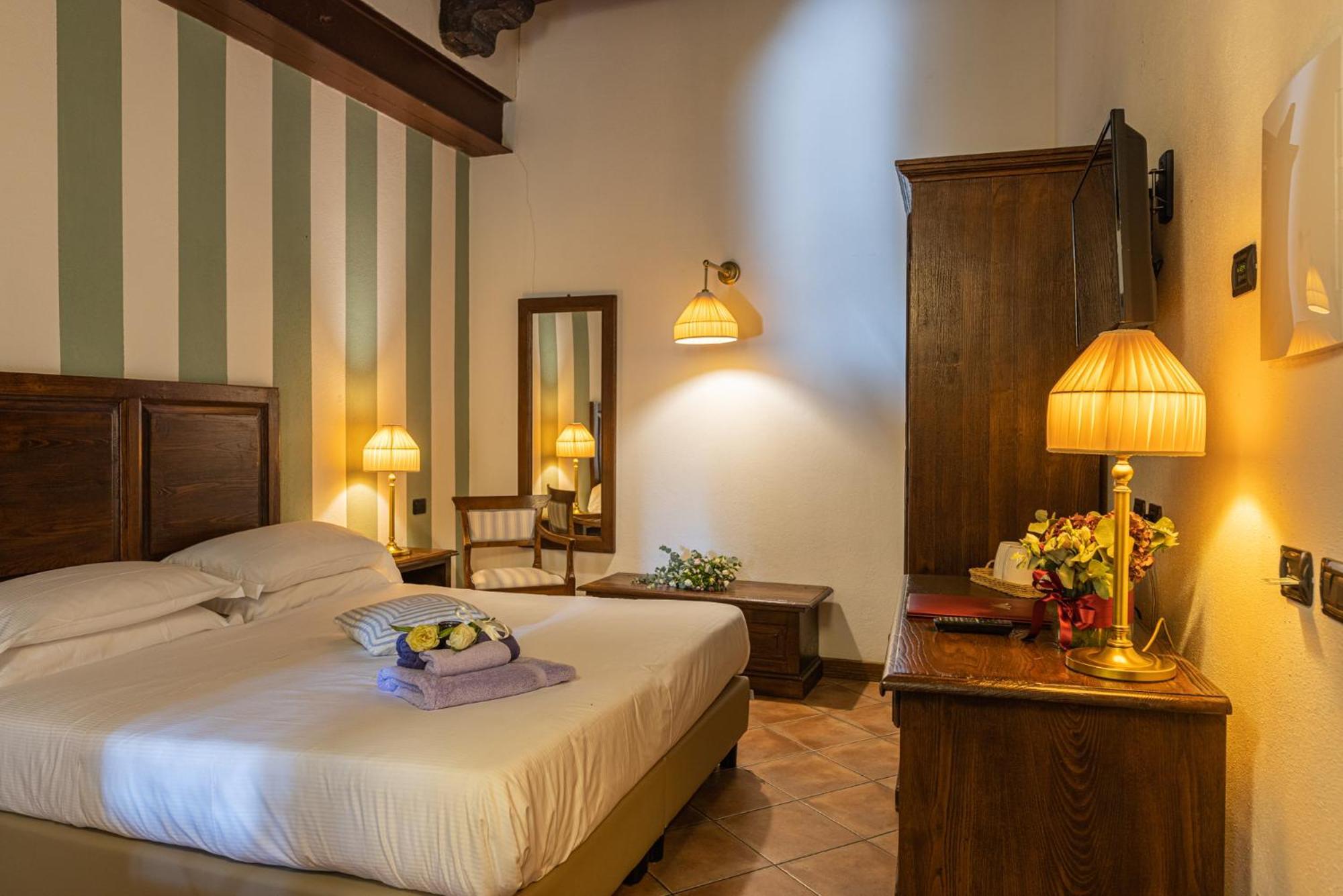 Al Castello Resort Sillavengo Екстериор снимка