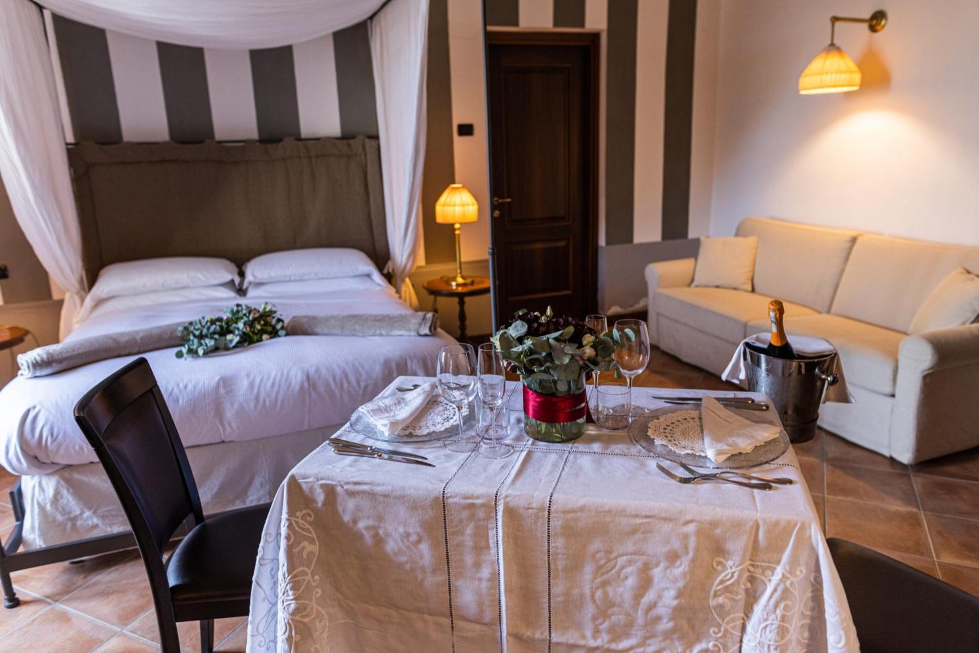 Al Castello Resort Sillavengo Екстериор снимка