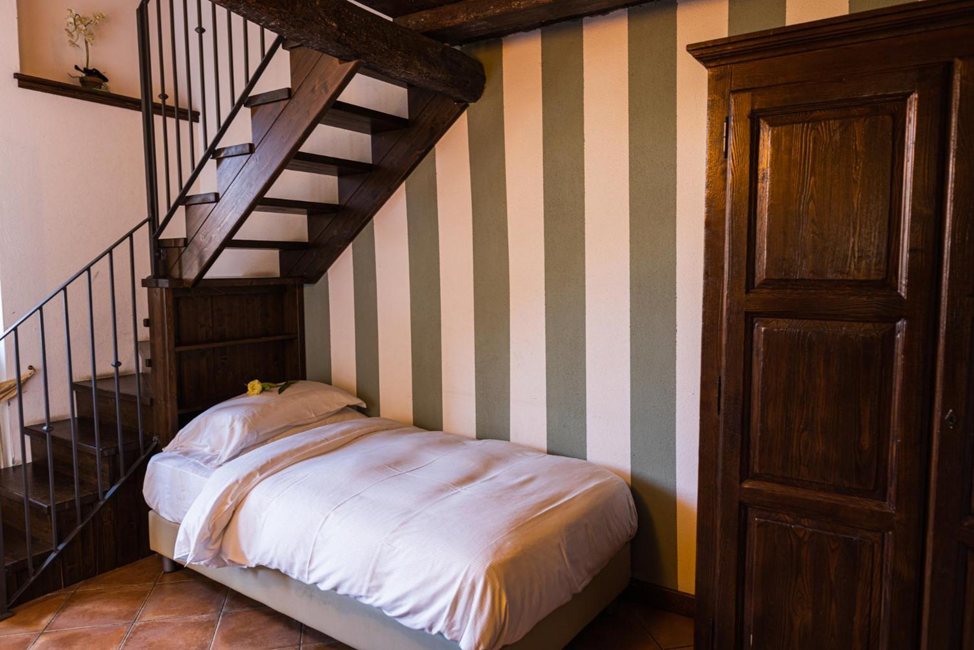 Al Castello Resort Sillavengo Екстериор снимка